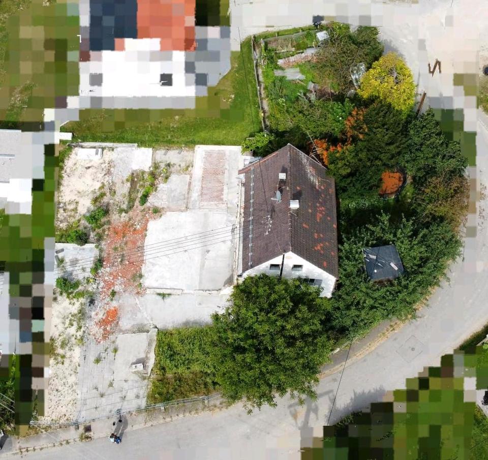 Thumbnail-Eckgrundstück in Feldrandlage mit Haus