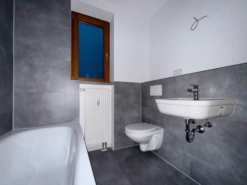 Thumbnail-Erstbezug nach Komplettrenovierung 3 ZKB