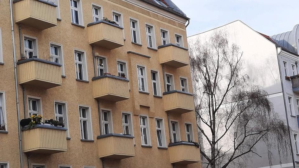 Thumbnail-Helle 2-Zimmer Altbauwohnung, Balkon, bezugsfrei, provisionsfrei