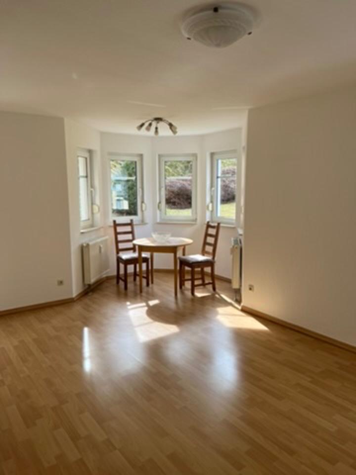 Thumbnail-Moderne 1-Raum Wohnung mit Terrasse im grünen