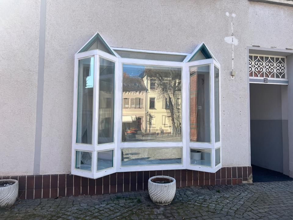 Thumbnail-Teilsaniertes Mehrfamilienhaus mit Gewerbe