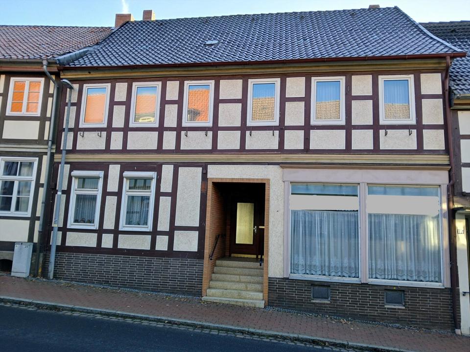 Thumbnail-Reihenmittelhaus in 31162 Bodenburg mit Werkstatt. Provisionsfrei