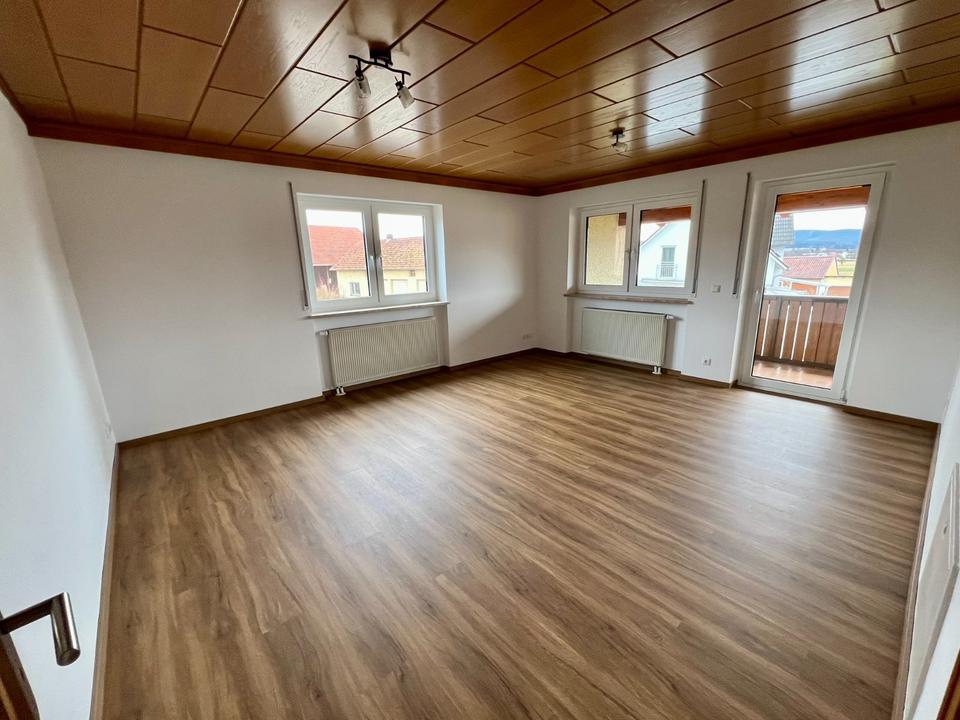 Thumbnail-Wohnung 3ZKB m. Balkon und Gartenmitbenutzung in Nabburg-Perschen