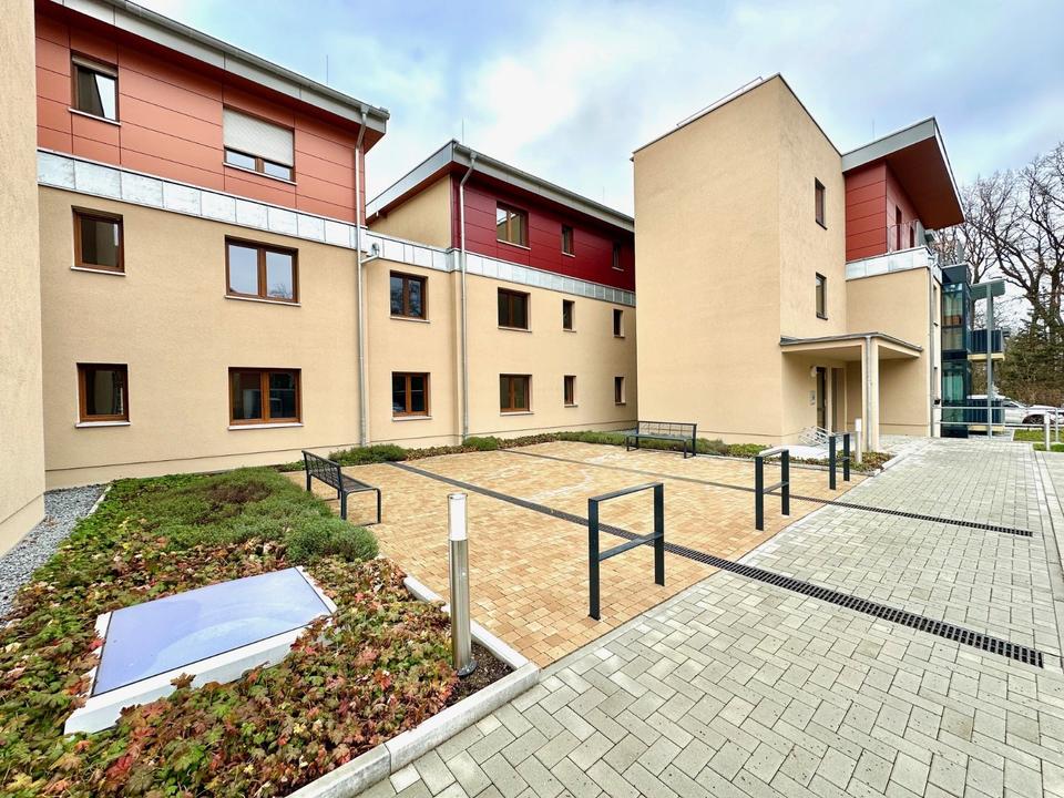 Thumbnail-Bezugsfrei: Lichtdurchflutete 2-Zimmer-Wohnung auf ca. 70 m² mit Aufzug, Balkon, hohen Decken, Tiefgarage, energieeffizient!