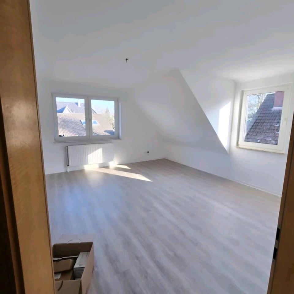 Thumbnail-2,5 Zimmer Dachgeschosswohnung in Schiffdorf