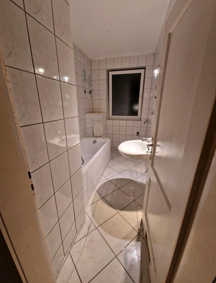 Thumbnail-Schöne Wohnung mit Balkon nahe Bahnhof - Bilder auf Anfrage