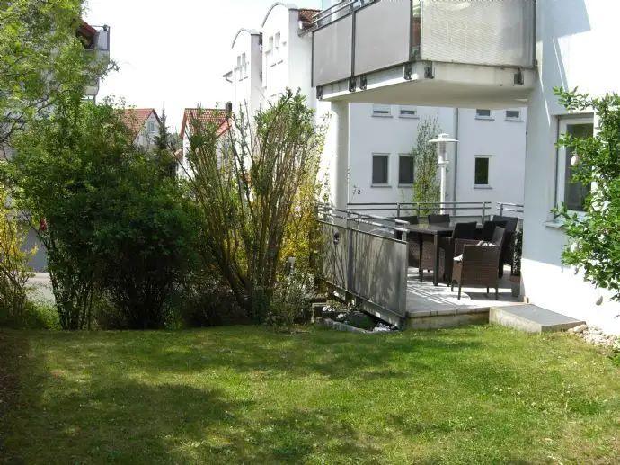 Thumbnail-Gepflegte 3-Zi.-Wohnung mit EBK, Parkett, TG-Stellpl. und Garten