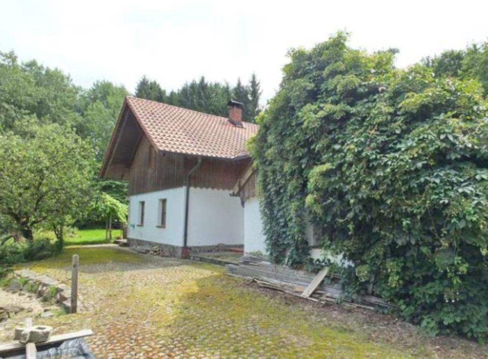 Thumbnail-EFH in nahezu Alleinlage mit Schuppen und großem Grundstück