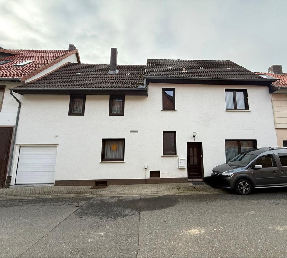 Thumbnail-Schnäppchen großes WohnhausWohnung mit Garage und zusätzlicher Nutzfläche