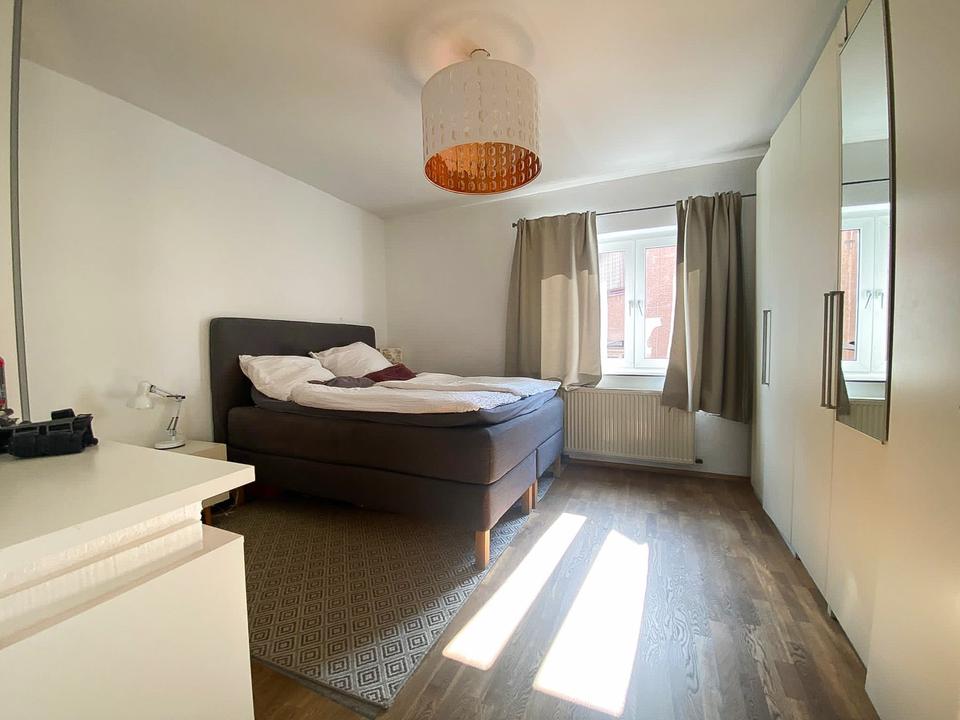 Thumbnail-2 Zimmer mit kleinem Balkon und Wannen Bad