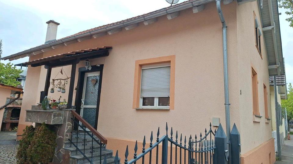 Thumbnail-Ein-Zweifamilienhaus in Herzen von RadolfzellProvisionsfrei