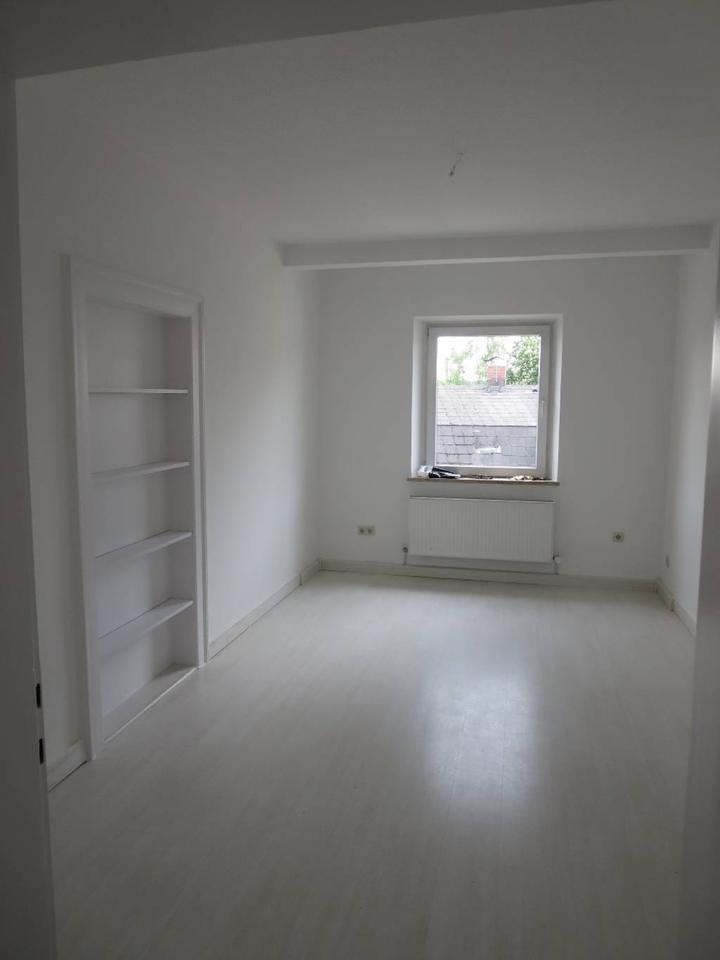 Thumbnail-3 Zimmer Altbauwohnung 3. OG WG-geeignet