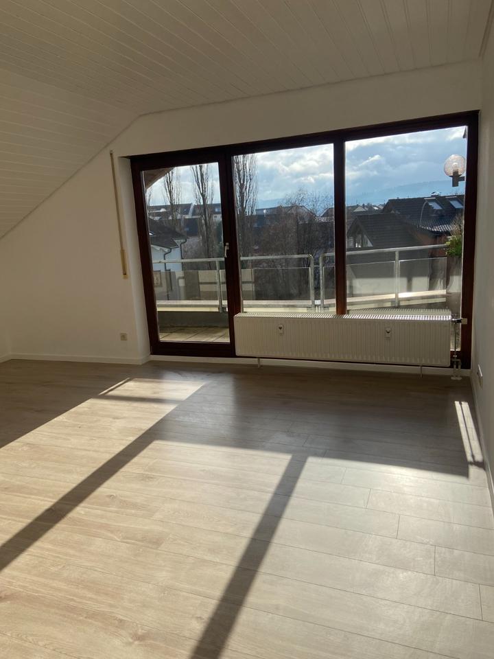 Thumbnail-Großzügige 2-Zimmer Dachgeschosswohnung in Winnenden