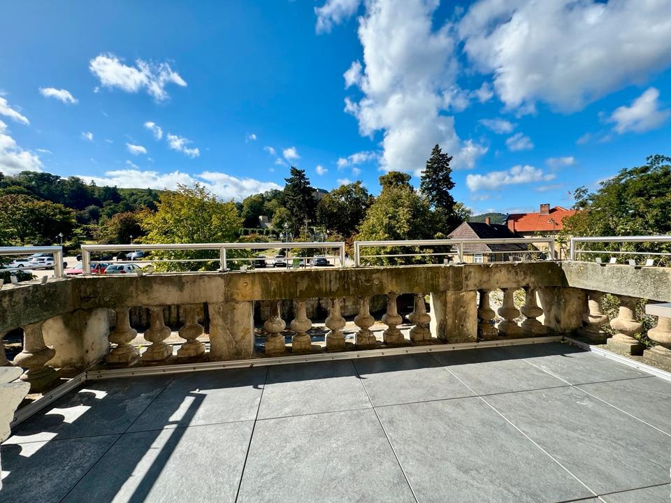 Thumbnail-Schöne 3-Raum Wohnung 110 qm Villa mit Balkon und Schloßblick OG