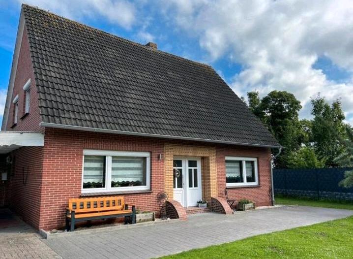 Thumbnail-Von Privat - Einfamilienhaus mit großem Grundstück und Bauplatz
