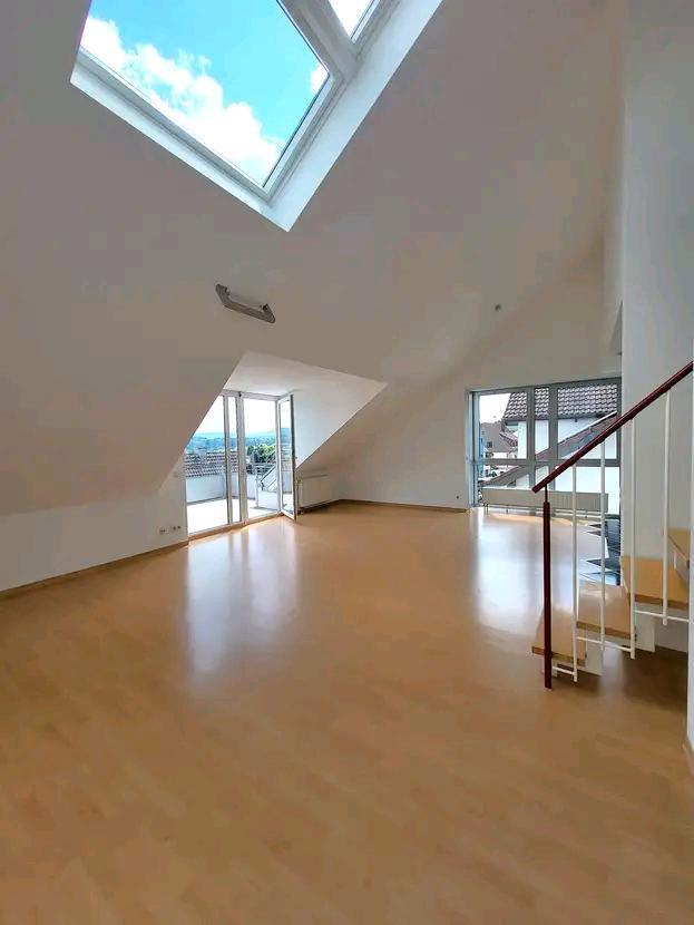 Thumbnail-4-Zi-Maisonette-Wohnung mit mega Aussicht, Garage + Stellplatz.