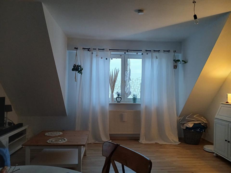 Thumbnail-2 Zimmer Dachgeschosswohnung in ruhiger Vorortlage