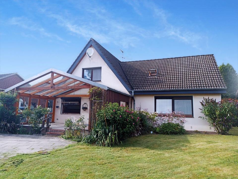 Thumbnail-Modernisiertes EFH mit großem Grundstück, Glas-Terrasse & Sauna