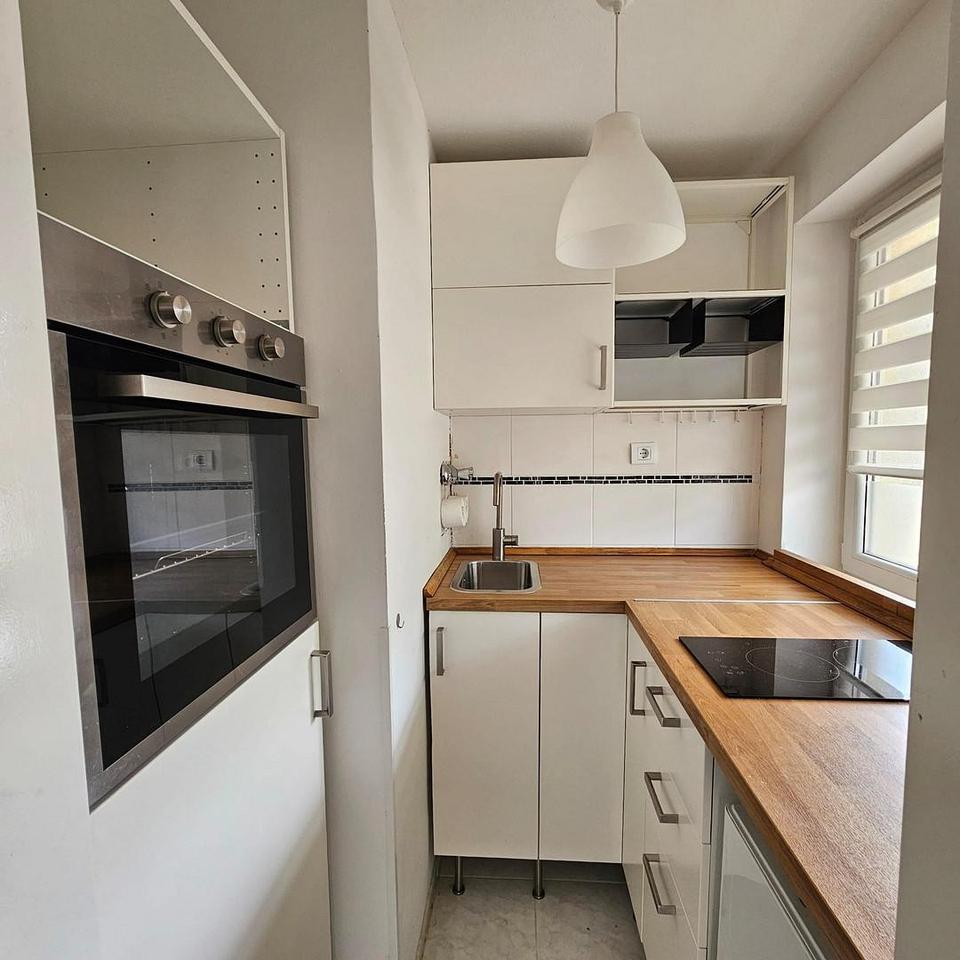 Thumbnail-Wunderschöne 4-Zimmer Altbauwohnung in Stadtnähe