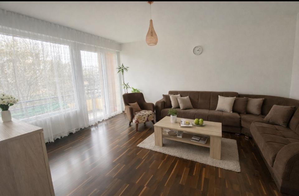 Thumbnail-2-Zimmer-Wohnung mit Balkon in Frankfurt-Nied – komplett möbliert