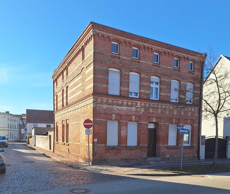 Thumbnail-Ein-Familien-Haus - Nähe Elbpromenade