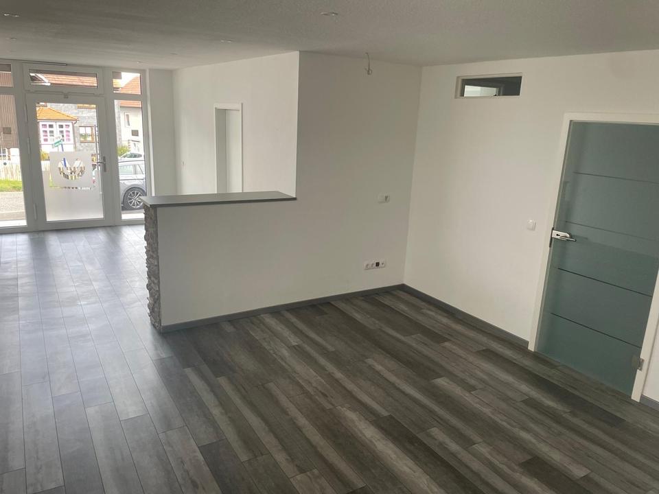 Thumbnail-Renovierte Büroräume Praxis Agentur Gewerbe in Odershausen