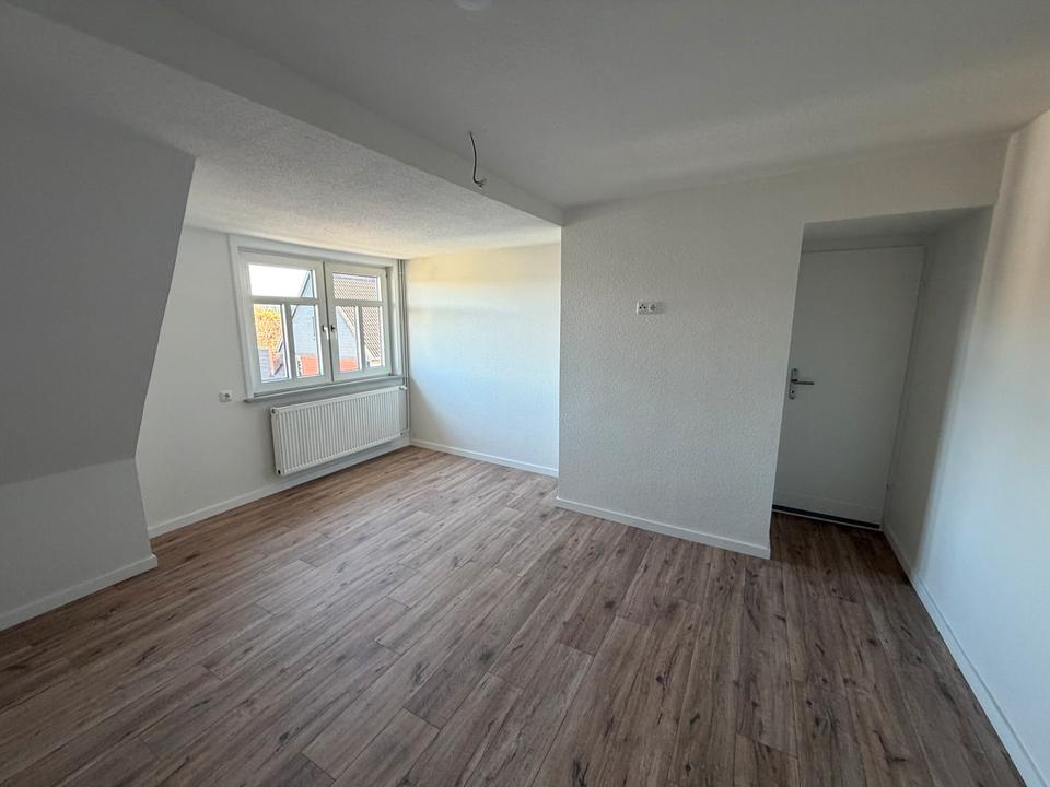 Thumbnail-2-Zimmerwohnung komplett saniert mit inliegendem Balkon