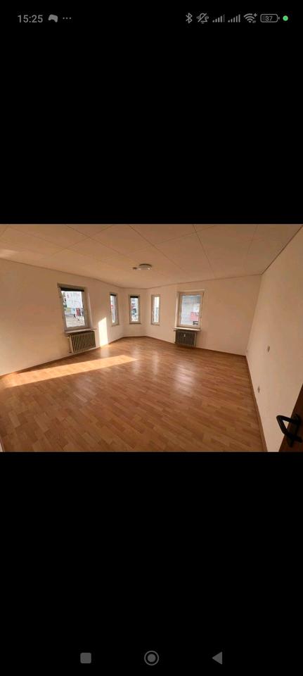 Thumbnail-Schöne grosse 3ZKB Wohnung in Merchweiler frei