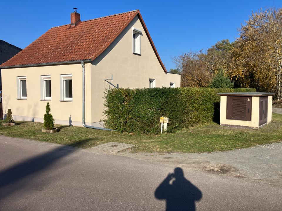 Thumbnail-Einfamilienhaus mit Carport, Garten und Kamin