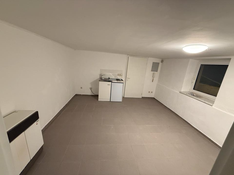 Thumbnail-Kleine Kellerwohnung 37,5 m2 1 Zi. + Wohnküche und Bad