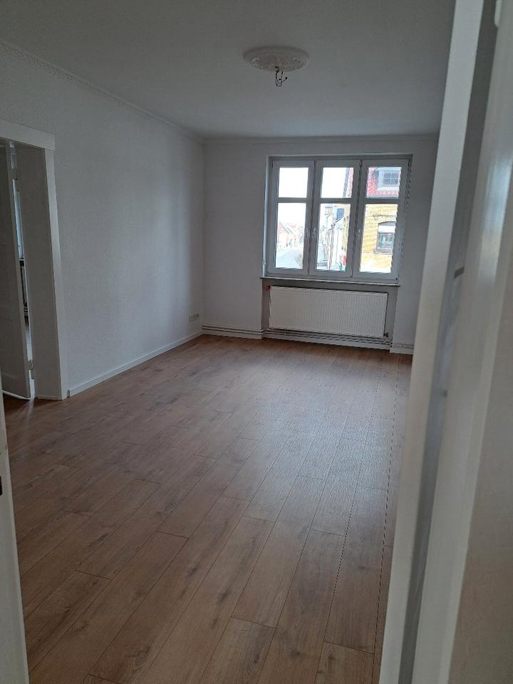 Thumbnail-Mietwohnung (aufwändig saniert, neue schallgedämmte Fenster)