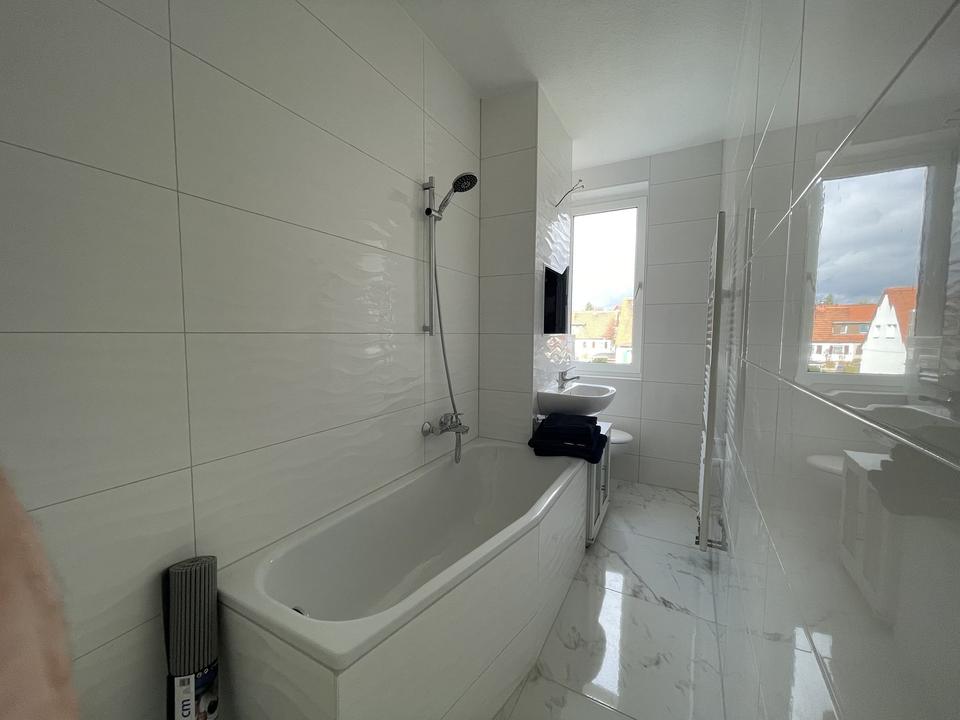 Thumbnail-LICHTDURCHFLUTETES SCHMUCKSTÜCK IN SEHR RUHIGER UND GRÜNER LAGE