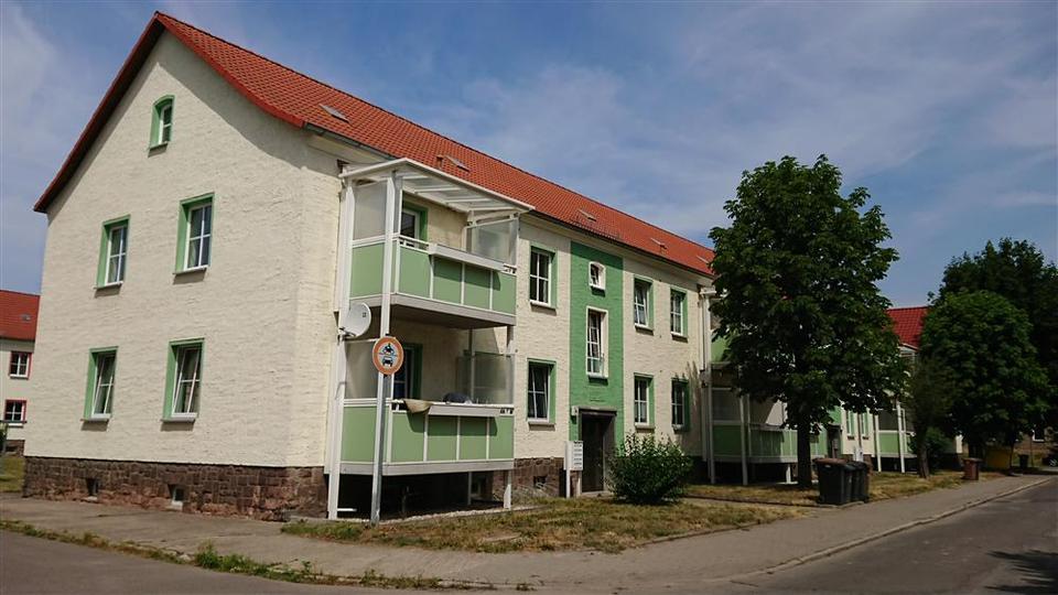 Thumbnail-Geräumige renovierte 2-Raum Wohnung im EG