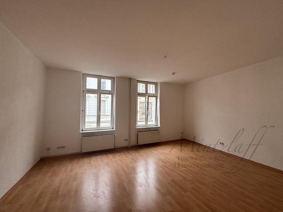 Thumbnail-Großzügige 2-Raumwohnung mit Einbauküche im direkten Zentrum Stendals