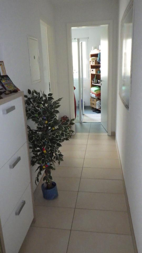 Thumbnail-Freundliche, neuwertige 3-Zi ET-Wohnung mit gehobener Ausstattung