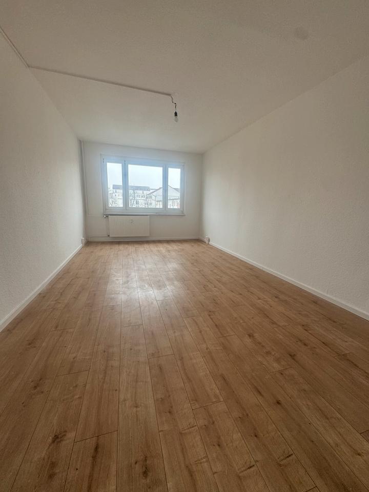 Thumbnail-****4 Raum Wohnung **** Einbauküche möglich****