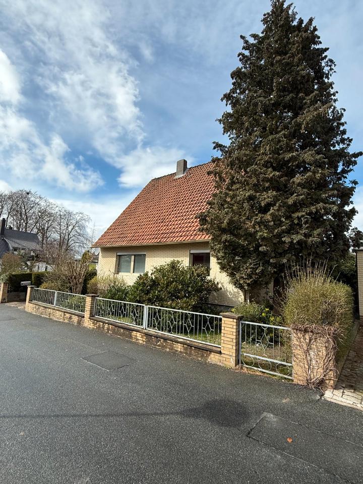 Thumbnail-Freistehendes EFH mit Garten, Garage und viel Potenzial