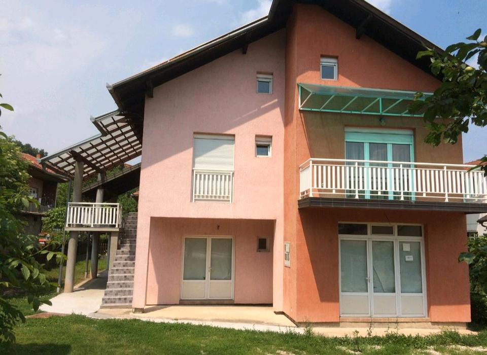 Thumbnail-Doppelhaus in DobojBosnien zu verkaufen