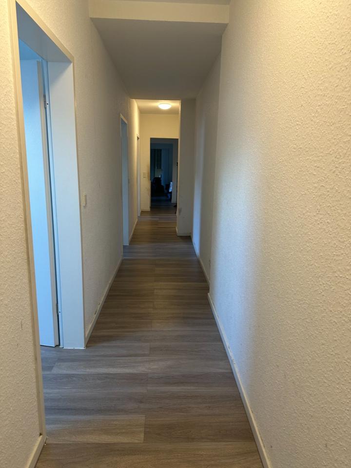 Thumbnail-Große 6,5 Zimmer Wohnung zum vermieten