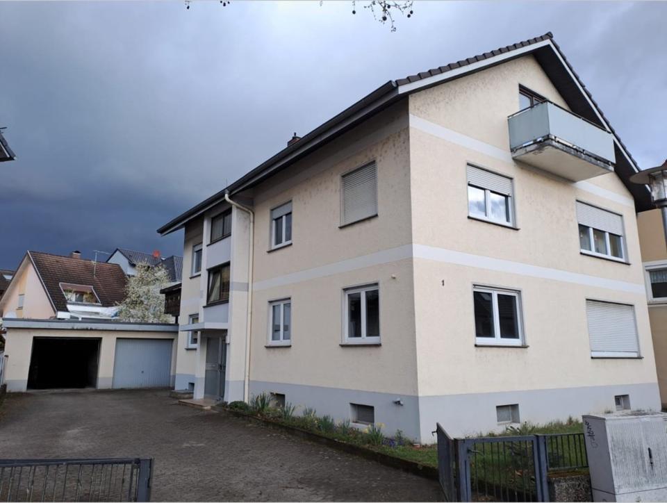 Thumbnail-Gepflegte 100 m² Wohnung mit großem Balkon in zentraler Lage von