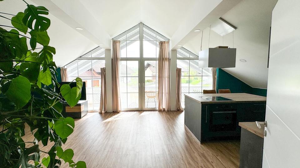 Thumbnail-Helle 2,5-Zimmer Wohnung mit Balkon & EBK in ruhiger Lage