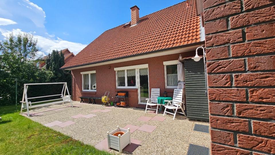 Thumbnail-Freistehendes Einfamilienhaus mit großem Grundstück in Hamburg