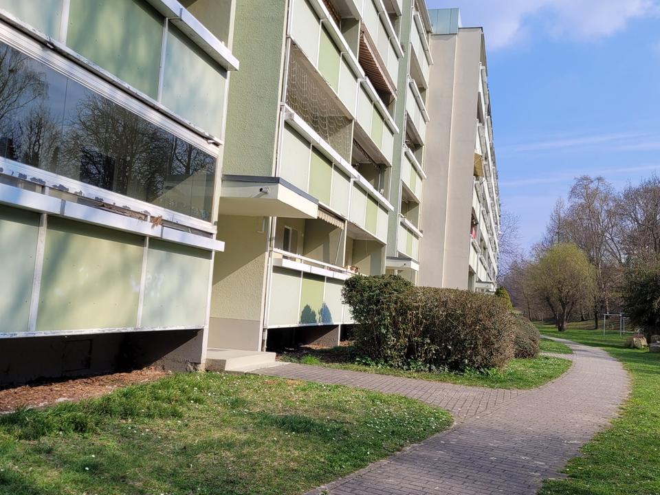 Thumbnail-Bezugsfertige 3 RWE im 1. OG mit Blick ins Grüne! Interessiert?