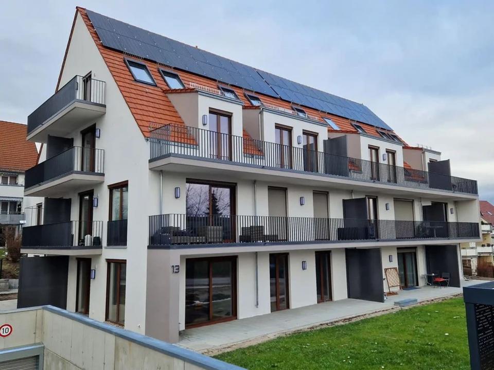 Thumbnail-Großzügige 4- Raumwohnung am Dresdner Stadtrand mit 2 Terrassen zu vermieten!