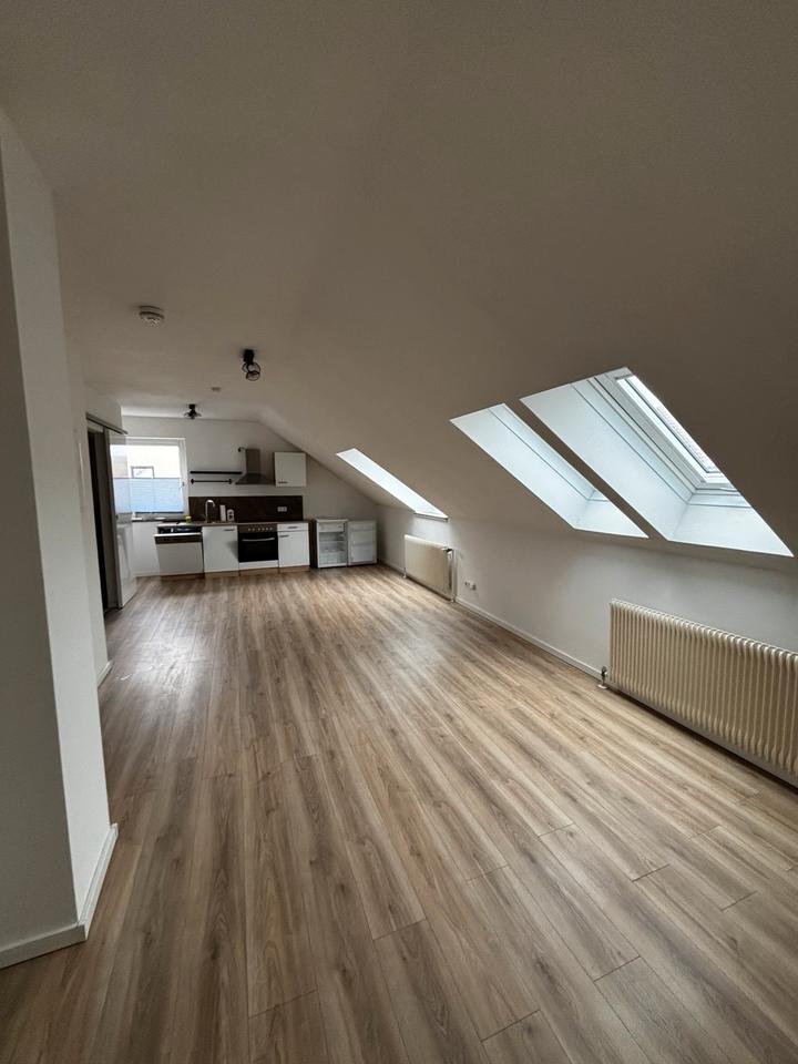 Thumbnail-1 Zimmer-Dachgeschosswohnung Veitshöchheim