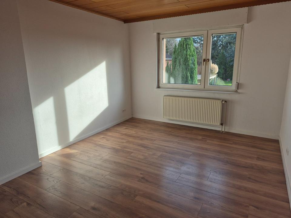 Thumbnail-Freistehendes Zweifamilienhaus in Feldnähe von privat