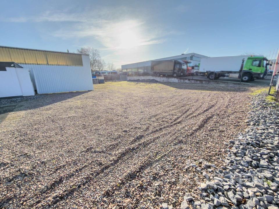 Thumbnail-KÜSTER IMMOBILIEN präsentiert: Gewerbe Abstellfläche mit KFZ, Sprinter, LKW und Co.in Barsinghausen