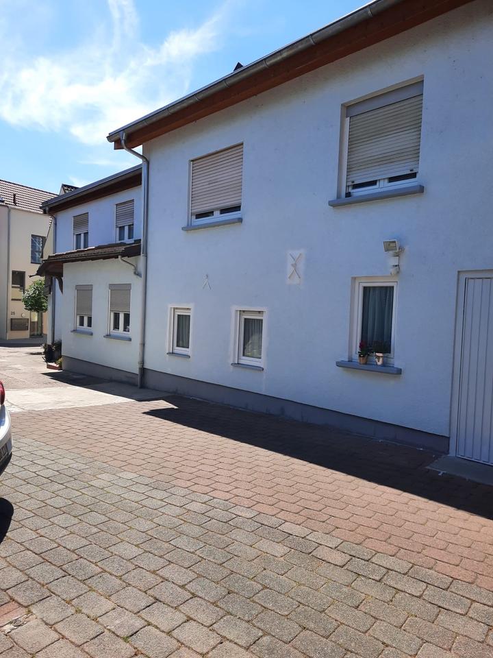 Thumbnail-Einfamilienhaus mit Garage und Scheune