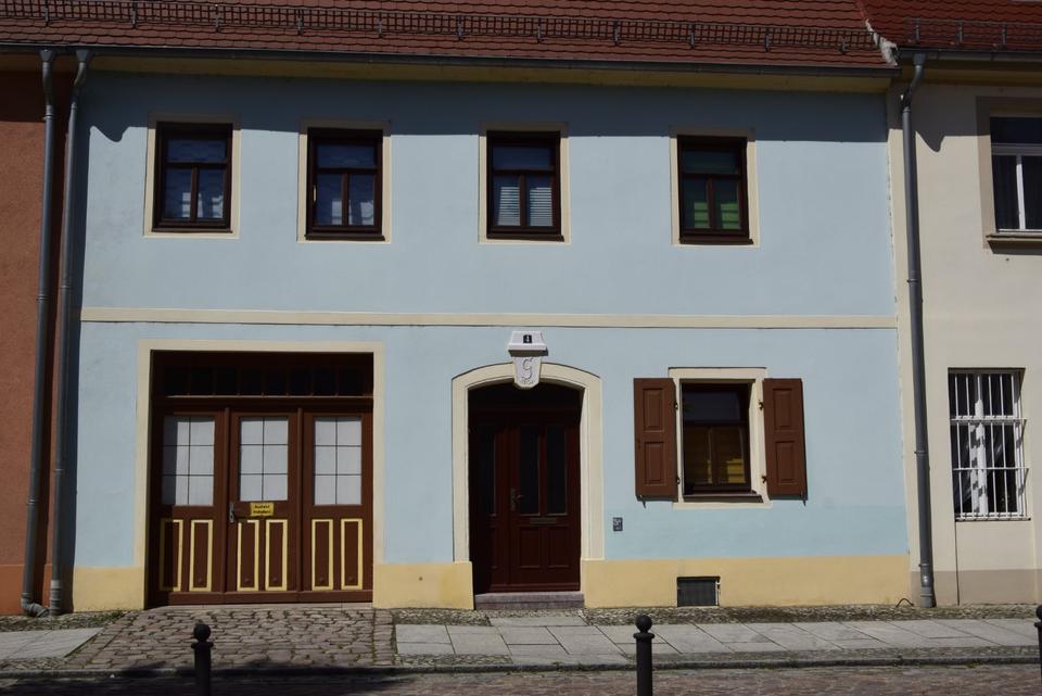 Thumbnail-Geräumiges Wohnhaus direkt am Markt in MühlbergElbe