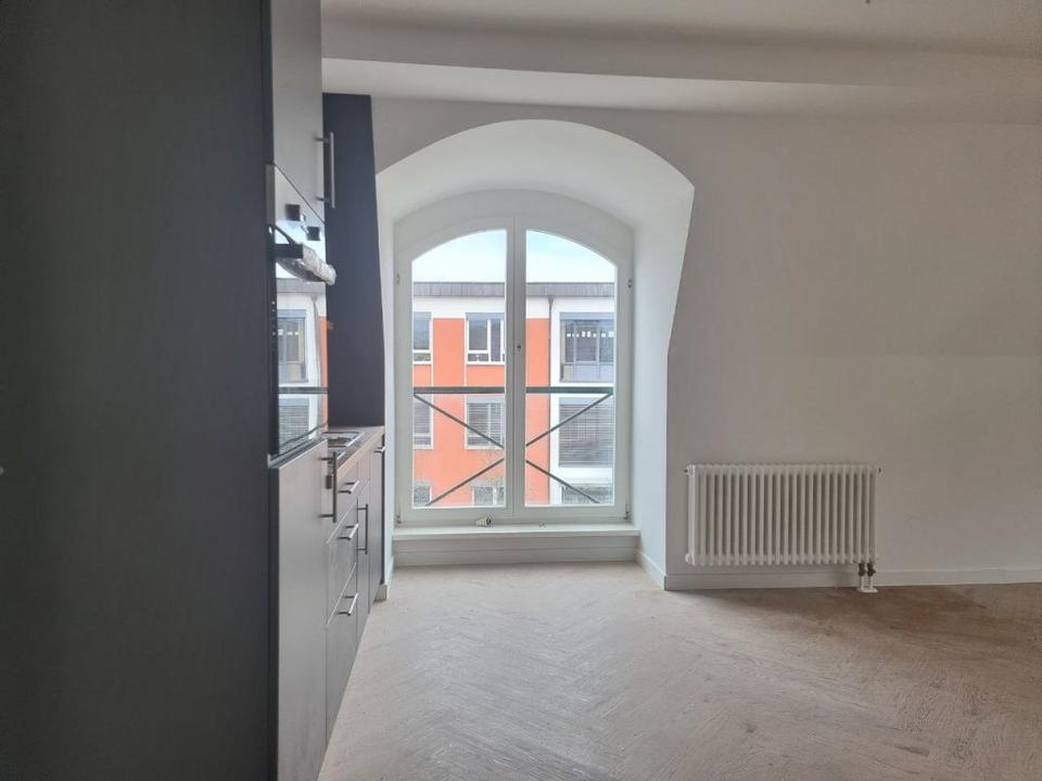 Thumbnail-ERSTBEZUG mit Einbauküche & Aufzug 1-Zimmer nähe Rathaus